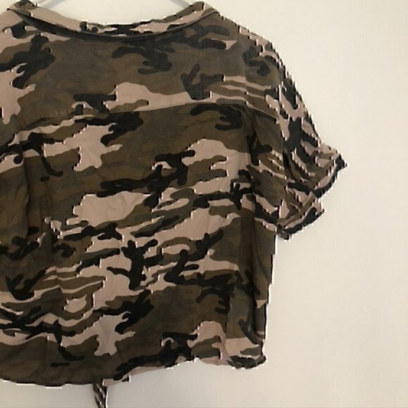 STORIA Brown Black Tan Camo Camouflage Short Sleeve Tie Button Down Crop Top M - Picture 10 of 12